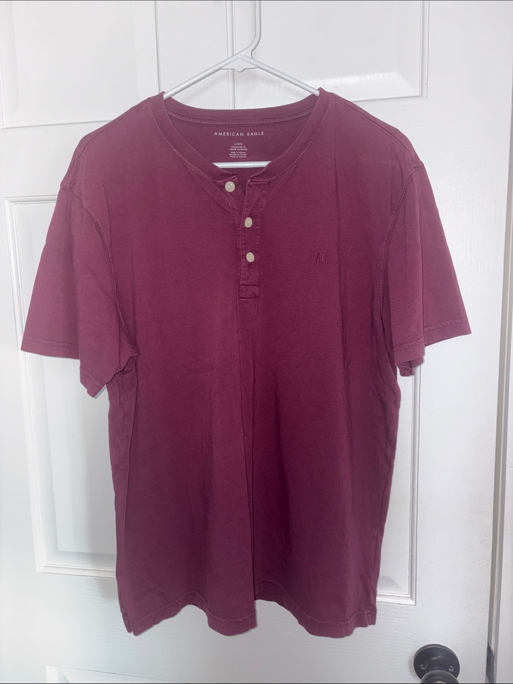 American Eagle Outfitters Men's Short-Sleeve Henley - Wine